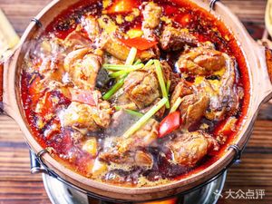 Liuaimei Chicken Clay Pot • Xiao Hot Pot (Lyuan Store)