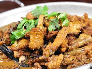 Yixiangyuan Northeastern Cuisine (Mazhuang Village Store)