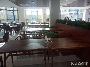Hongyi Xiao Guan (Hongkun Yunshidai Branch)
