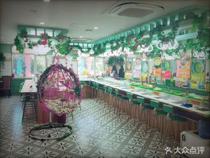 Hualan Shan Rotating Hot Pot (Niu Jie Store)