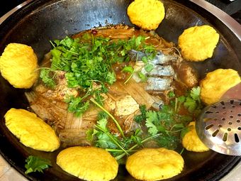 Manzi Nongjia Fan Zhuang Zai Tai Yu
