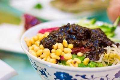 Old Beijing Noodles with Yuxiang Flavors