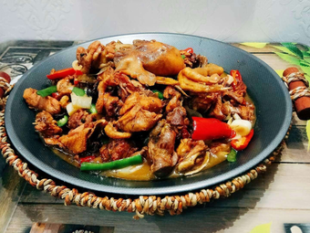 Yimeng Mountain Specialties Stir-fried Chicken (Wanyouhui Shimi Mei Wu Food City Branch)
