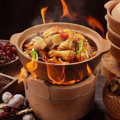 牛叔公重庆鸡公煲 (Niú Shúcōng Chóngqu Réqīng Jīgōng Bāo)