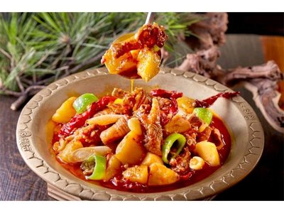 Jiangxi Bazha Xinjiang Restaurant (in Bao Lan Century Plaza, Building F)