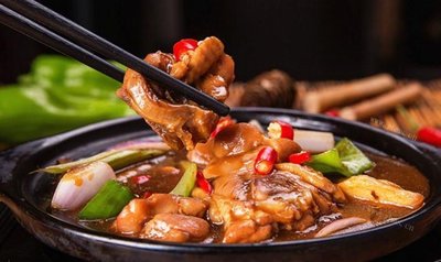 Yellow Braised Chicken Rice and Yunnan Crossing-the-Bridge Rice Noodles (Xuyin Road Branch)