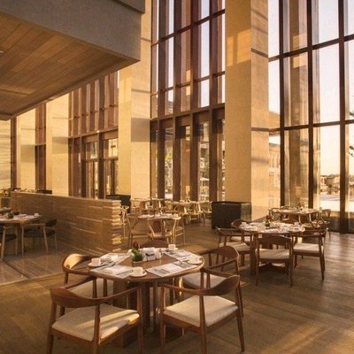 Waterside Yanqi Hotel - Water Sky Tower West Restaurant