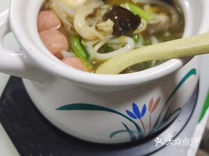 Crossing the Bridge Rice Noodles with Xianghe Meat Buns