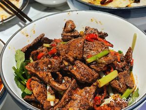 Xiaoxiang Renjia Lao Xia Xiang Cai (Huangcun Store)