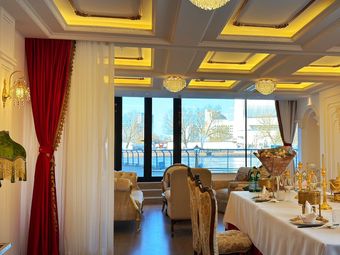 Jingbei Ji Hua · Lake View Seafood Restaurant