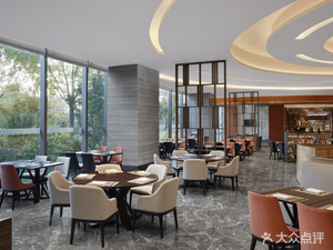 Beijing Xinqinhai Hilton Hotel • Grand Ballroom Restaurant