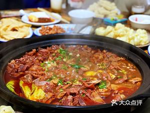 Xiang Ben Ben Beef & Trotter Hot Pot (怀柔下园店)
