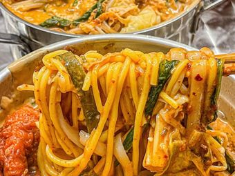 Ji Sheng Ju · Northeast Sticky Sandpot Spicy Hot Pot (GuoMao Store)