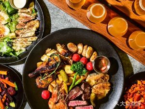 FNJ Light Food Coffee Music & Live Bar