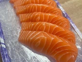 Shizuke-居 • High-End Sushi & Japanese Cuisine - Salmon