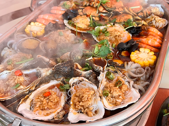 Sisters Seafood & BBQ Food Stall