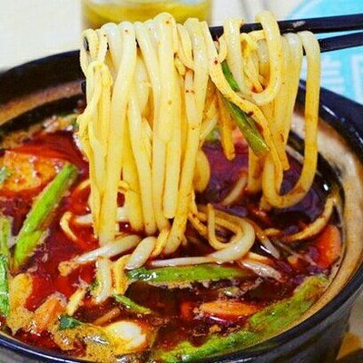 Yan Xiaojie Crossing Bridge Mian Line Snacks Shop