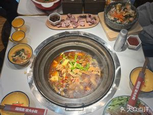 柴火小院 Iron Pot Stew Roasted Lamb Leg