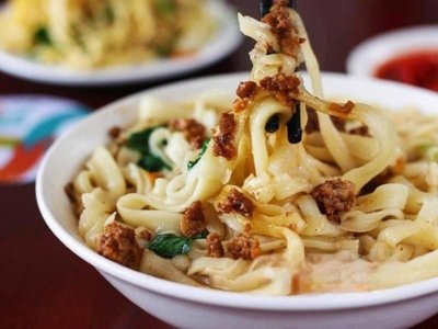 Hangzhou Specialty Snacks (Breakfast Baozi & Congee)