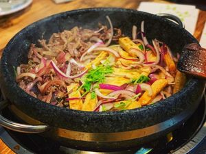 Hu Fangqiao La Zhu Shi Gu Kao Rou (怀柔总店)