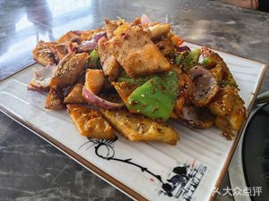 Yihe Lou Xinjiang BBQ & Lanzhou Beef Noodle (Nanjiang Road Store)