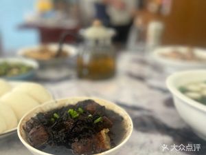 La Zi Village Restaurant