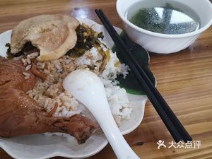 Old Braised Noodles Huangfen Chicken Rice (Huarun International Community Store)