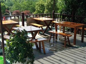 Zhizu Bar Restaurant