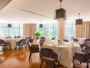 Mingxuan Chinese Restaurant (Nanjing Xuanwu Lake Holiday Inn)