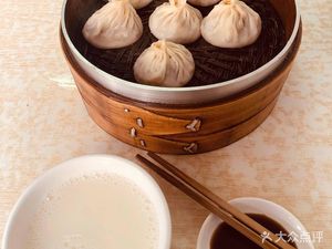 Xiao Tong Soup Dumplings and Steamed Buns