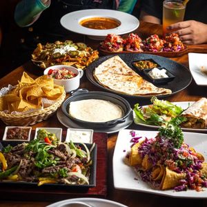 Luga's Western Restaurant & Bar (Baijiahu 1912 Branch)