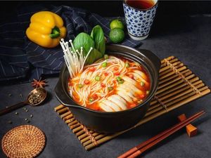 Weizhi Overbridge Rice Noodles (Yinlong Garden Phase III Store)