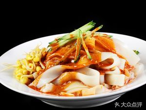 Small Person Cold Noodles and Meat Sandwiches