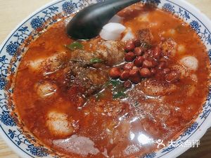 Guizhou Rice Noodles with Large Bowl Beef Offal (Dongbai Orchard Store)