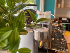 Coffee & Good Weather (Hongyang Sunrise Garden East District Store)