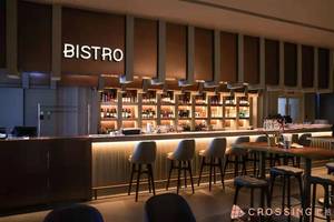 CROSSING BISTRO This拾 Small Pub (Longyu International Branch)