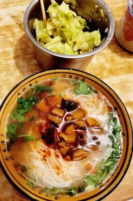 Liuye Rice Noodles (No. 20, Huaihe Road Courtyard Branch)