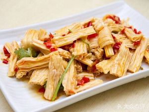Yu Wan Ju Liu Ji Lamb Soup Noodles with Flatbread