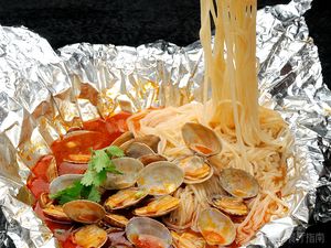 Clam Friends Seafood Noodles (Light Textile City Store)