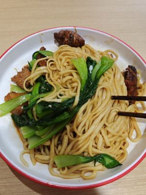 Pork Trotter Rice & Stir-Fried Chicken with Noodles (Jingmei Happy Plaza Branch)