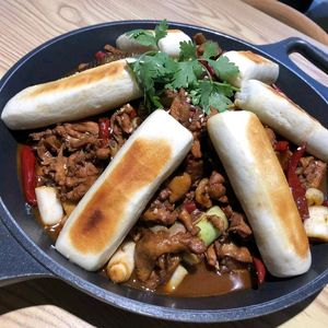 Little Taste Stir-Fried Chicken · Stew Pot