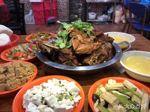Lu Ji's Feast Large Bone & Braised Chicken (Qinggong Road Branch)