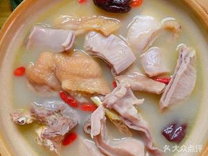 Cao's Noodles with Spicy Sauce