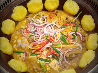 Naruto Earth Pot Iron Pot Stew (Hongming Road Branch)