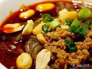 Lü's Hollow Noodles & Snacks