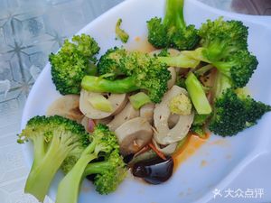 Big Beard Barbecue, Ramen, and Chicken Plate