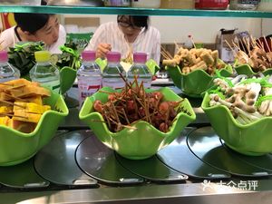 Yang Xinwei Old Beijing Spinning Hot Pot (Caifuren Road Store)