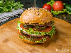 Xiao Zi Bao (Gongren Road 69 Courtyard Store)
