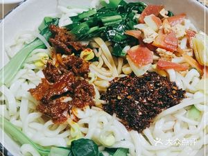 Wang Guojiang Spinach Handmade Noodles (Hualong Second Road Store)
