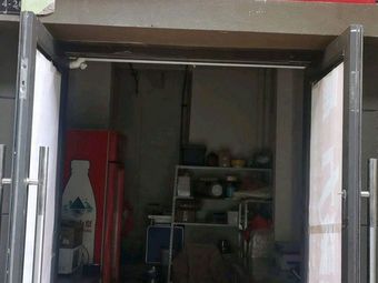 Old-Style Spicy Hot Pot in Clay Pot